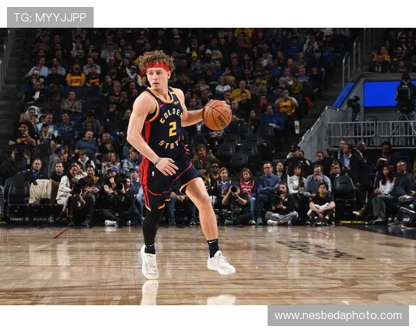 [NBA]波杰姆斯基直冲篮下 无视防守上篮命中.